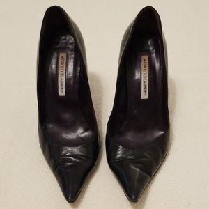 Manolo Blahnik black pumps size 37.5 (US 7-7.5)